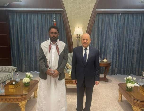 صورة الرئيس العليمي يلتقي رئيس مؤتمر حضرموت الجامع في العاصمة السعودية الرياض والأخير يطرح مطلب الوفد الحضرمي