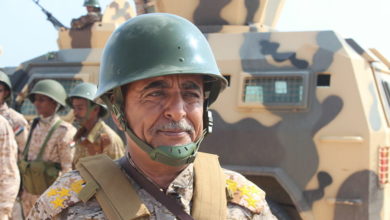 صورة قائد عسكري رفيع يكشف عن الوضع الأمني والعسكري في سقطرى ومن يسيطر على الجزيرة؟