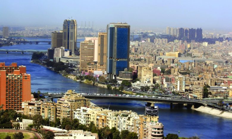 صورة القاهرة ترحل 11 دبلوماسيًا يمنيًا