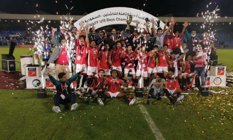 صورة المبعوث الأممي يهنئ بفوز منتخب الناشئين