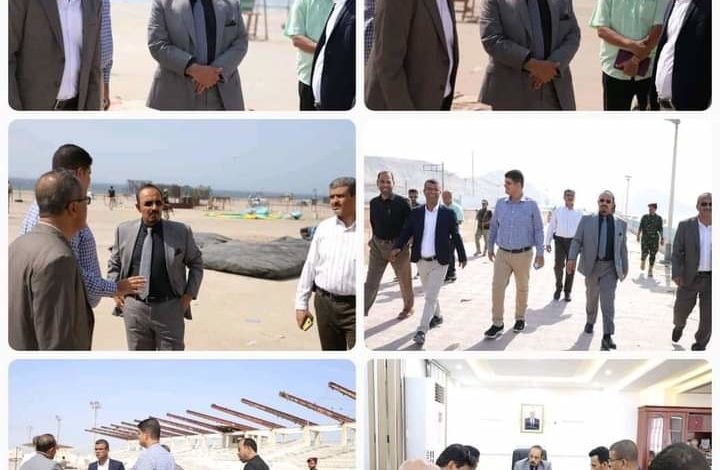 صورة محافظ حضرموت يوجه بإعادة تأهيل المنصة وتجهيزها تحضيراً لمهرجان البلدة السياحي