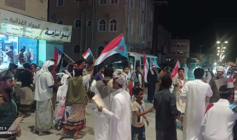 صورة مسيرة حاشدة في المهرة للمطالبة بخروج قوات المنطقة العسكرية الأولى من المحافظة