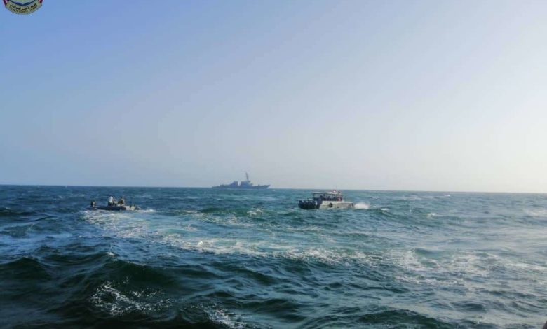 صورة خفر السواحل اليمنية بالمهرة تضبط زعيمة تهريب