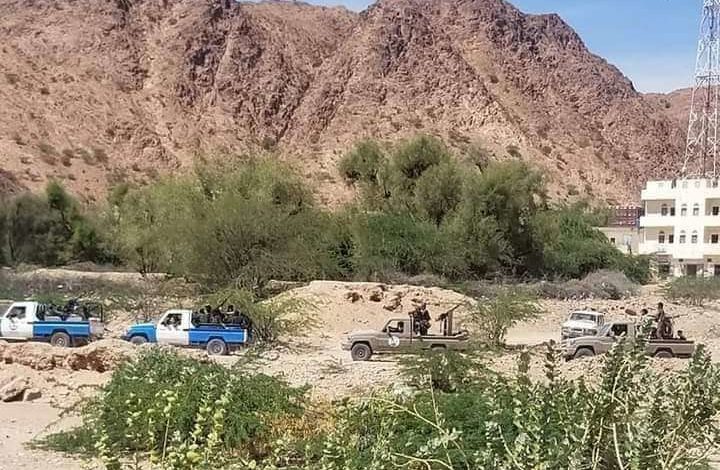 صورة بتوجيهات محافظ شبوة.. انتشار قوات أمنية في صعيد يشبم لتثبيت الأمن والاستقرار