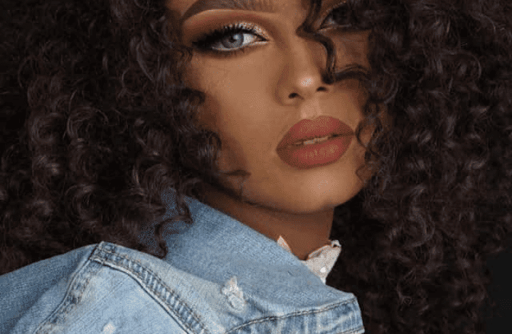 صورة طفل ينقذ الفنانة انتصار الحمادي من الموت داخل السجن “ماذا حدث؟”