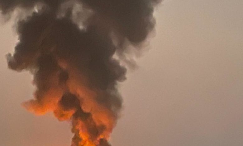 صورة عاجل: شاهد بالفيديو.. انفجار ضخم بشركة النفط وهذه إحصائية أولية بالضحايا حتى الان