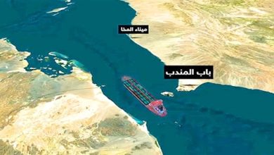 صورة وزير الخارجية البريطاني يبحث اليوم في عُمان هجمات الحوثيين على البحر الأحمر