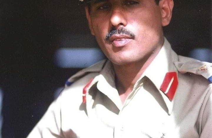 صورة بعد 45 عاما من نفيه خارج اليمن.. الإعلان عن وفاة قائد قوات المظلات اليمنية عبد الله عبد العالم