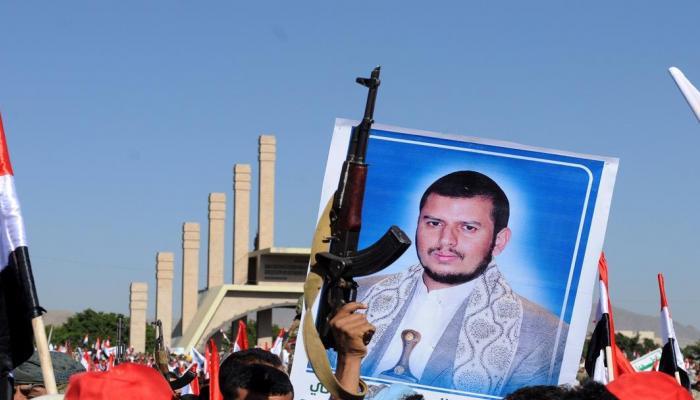 بعد فشل تسويق كذبة "الحرب على القاعدة" في مأرب.. الحوثي يلجأ لابتزاز واشنطن بالرئيس صالح "ماذا حدث؟" تسريب جديد