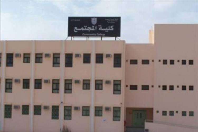 الحوثيون يداهمون سكن جامعي بصنعاء ويشردون الأكاديميين