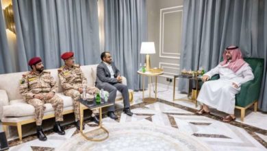 صورة تفاصيل لقاء وزير الدفاع السعودي الأمير خالد بن سلمان مع وفد الحوثيين بالرياض