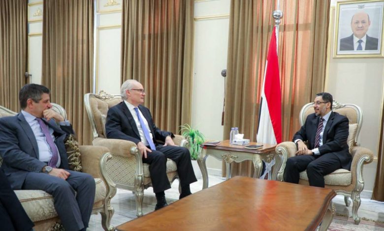 صورة رئيس مجلس الوزراء يستقبل المبعوث الأمريكي
