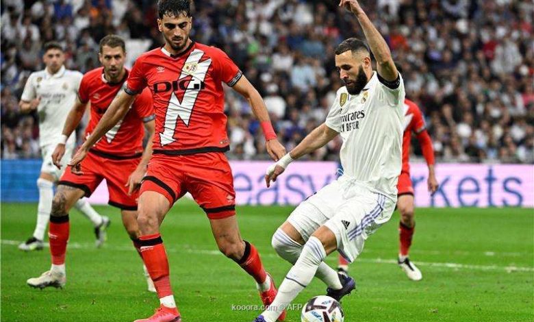 صورة بنزيما لريال مدريد : أفكر جديا في العرض السعودي