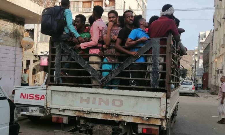 صورة سلطات كريتر تُرحل المهاجرين الافارقة الى المنصورة