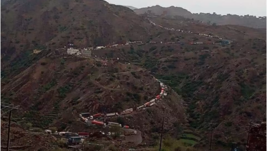 صورة تعز :احتجاز شاحنات الغاز المنزلي في مدينة التربة ومصدر يفصح عن السبب