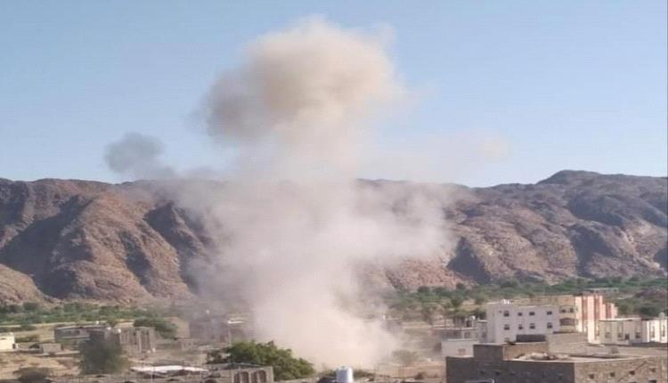 صورة انفجار عبوة ناسفة بسيارة تموين قوات دفاع شبوة بمديرية الصعيد