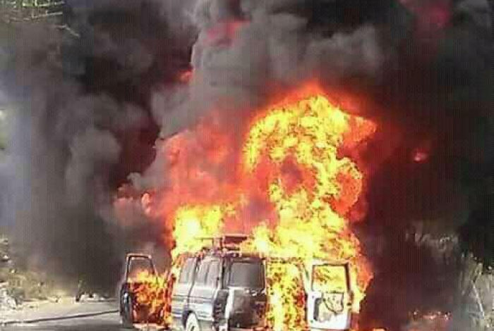 صورة في جريمة وحشية.. طائرة تقتل وتصيب نساء وأطفال غرب اليمن