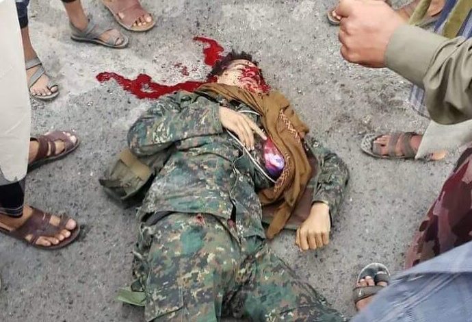 صورة توتر حاد وحشود مسلحة وسط تعز وقتلى وجرحى في مواجهات بين الفصائل بالتزامن مع وجود وزير الدفاع