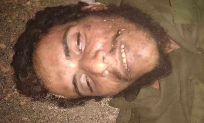 صورة العثور على جثة شخص مجهول الهوية تعرض لحادث مروري في خط طور الباحة بلحج