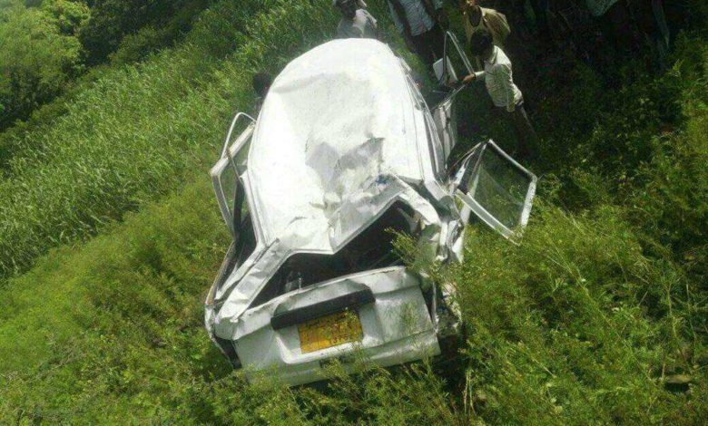 صورة مصرع 3 اشخاص بينهم مسؤول بحادث مروري بتعز