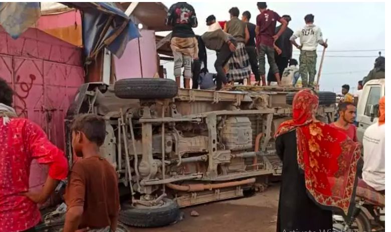 صورة حادث مروري مروع في الخوخة يسفر عن جرحى حالة بعضهم خطيرة