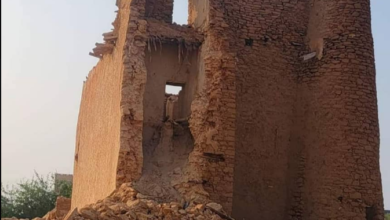 صورة انهيار أجزاء من أقدم الحصون الأثرية بالمهرة