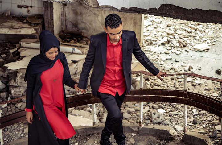 صورة شاب وشابة يشعلان الإعلام وشبكات التواصل الاجتماعي خارج وداخل اليمن بعقد قران غير مسبوق “تفاصيل وصور مثيرة”