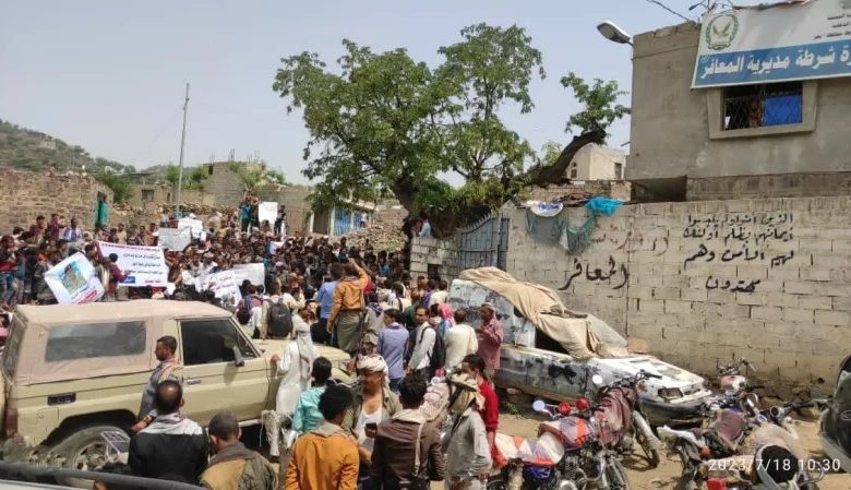 صورة انتفاضة مفاجئة ضد الإخوان في تعز “صور + تفاصيل”