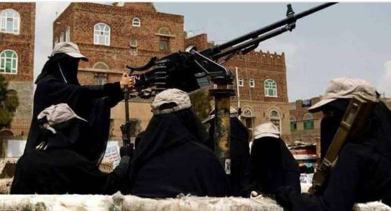 صورة الشرطة النسائية الحوثية تحاصر منزل مواطن وأسرته بصنعاء وتقتل طفلته بالرصاص