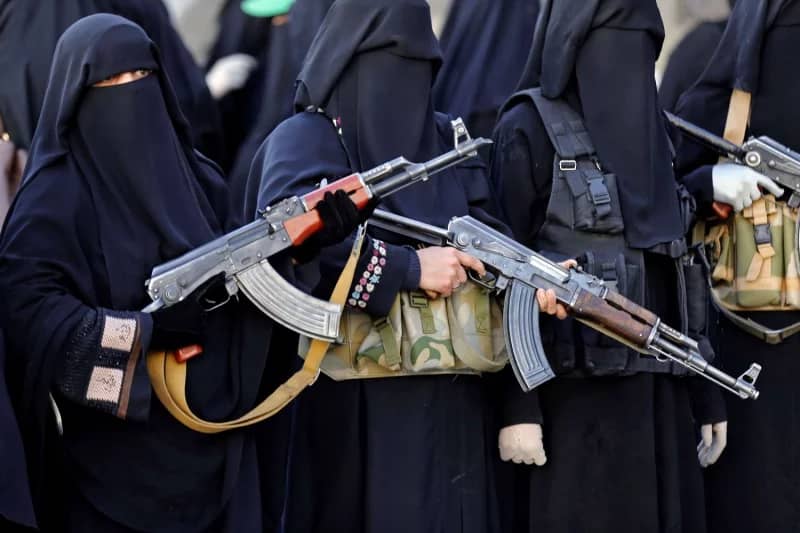 زينبيات الحوثيين ينهبن حليّ اليمنيات لدعم المناسبات الدينية