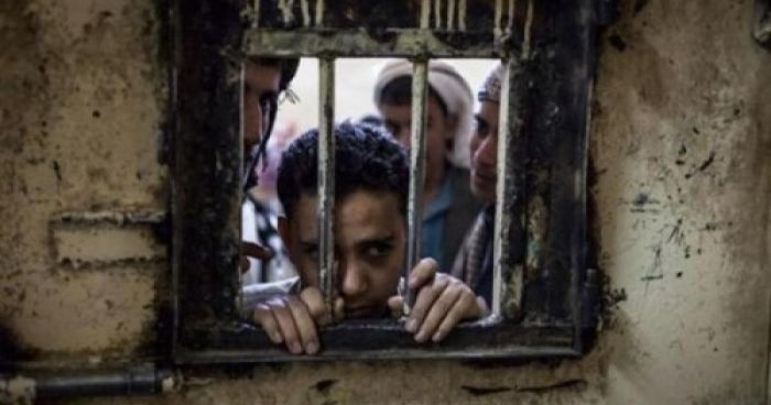 صورة ابتزاز حوثي لأُسر مساجين في شهر رمضان