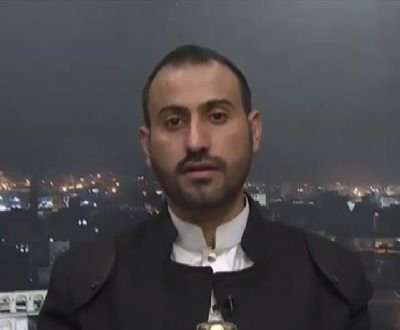 صورة قيادي حوثي يصل السعودية ويعلن انشقاقه ويسلم معلومات عن الاختراق الاستخباراتي الحوثي للتحالف