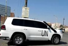صورة الحوثي يرسل تعزيزات لعناصره في جنوب الحديدة بعربات تحمل شعارات الأمم المتحدة