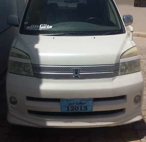 صورة عدن.. مواطن يعلن عن سرقة سيارته من امام منزله في خورمكسر