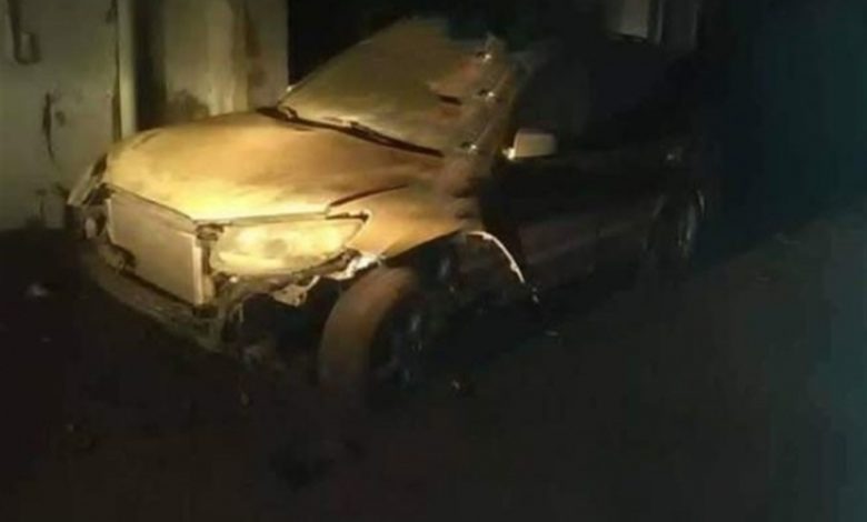 صورة عدن.. انفجار عبوة ناسفة في سيارة ضابط بالبحرية