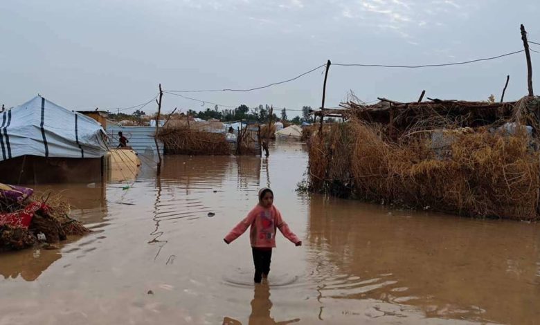 صورة تحذير أممي من تضرر مليوني نازح في اليمن جراء الأمطار خلال الأسابيع المقبلة