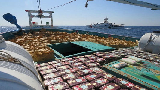 صورة البحرية الأمريكية تعلن مصادرة مخدرات بقيمة 33 مليون دولار في خليج عمان