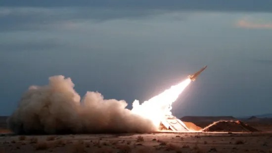 صورة الحوثي يقصف الصومال بصواريخ كروز