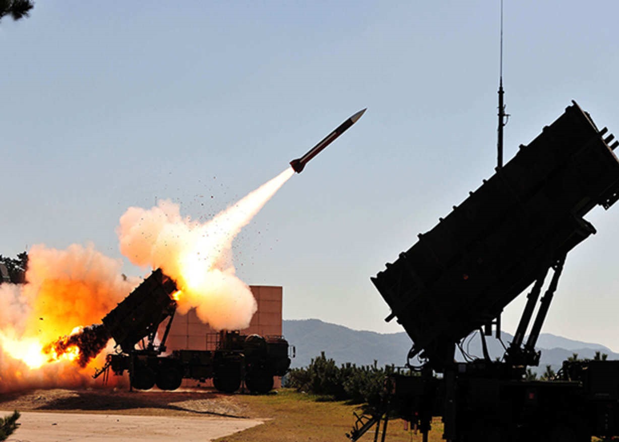 التحالف يعلن تدمر 5 صواريخ باليستية حوثية