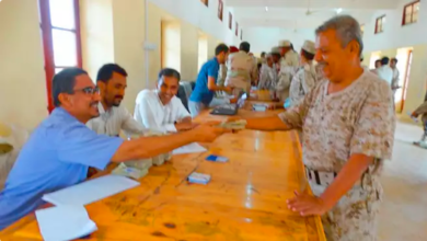 صورة وزارة الدفاع تدشن عملية صرف راتب شهر مايو لمنتسبيها