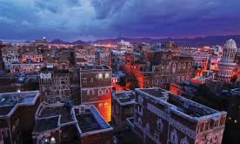 صورة اختطاف فتاة من أمام منزلها بصنعاء ووالدها يكشف اسم الجاني وصورته ويناشد بالقبض عليه