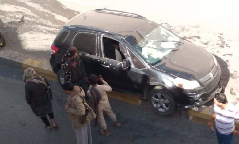 صورة مسؤول حوثي يعلن وفاة ابنة القيادي حسن زيد اثر اصابتها في عملية اغتيال والدها وسط صنعاء