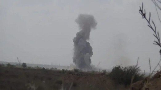 صورة ضربات صاروخية جديدة على مواقع للحوثيين في حجة