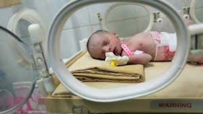 صورة اليونيسف: رعاية حديثي الولادة أكبر تحدٍ في جانب الرعاية الصحية باليمن