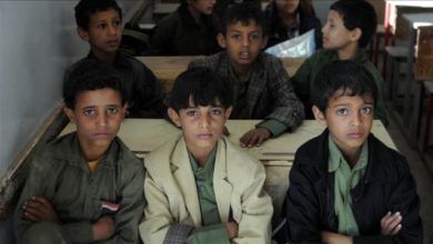 صورة جماعة الحوثي تواصل إجراءاتها التعسفية بحق المعلمين في صنعاء