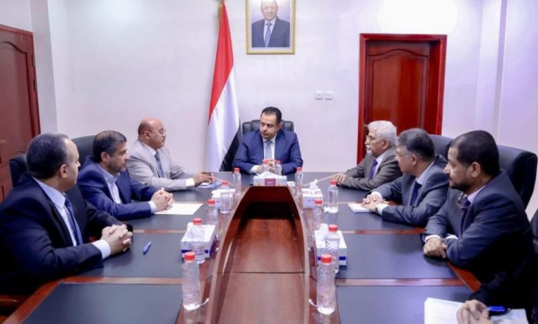 صورة البنك المركزي اليمني يهدد بإتخاذ إجراءات قانونية ضد البنوك والمصارف التي تتماهى مع الضغوط الحوثية