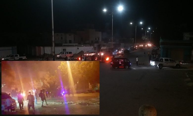 صورة غضب شعبي عارم في عدن واحتجاجات متواصلة للمطالبة بإقالة المسؤولين عن أزمة الكهرباء