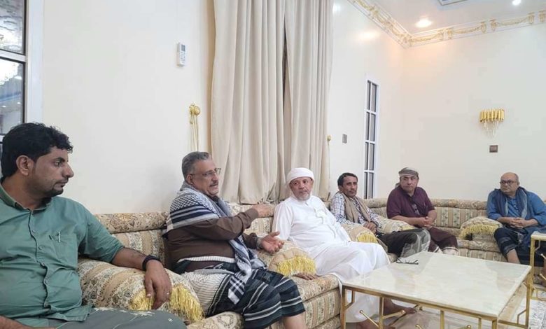 صورة المهرة.. السلطان بن عفرار يستقبل أعضاء لجنة وزارة الزراعة والري والثروة السمكية