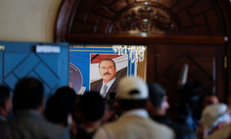 صورة نجل الرئيس اليمني الراحل علي عبدالله صالح يفاجئ الجميع وينشر لأول مرة رسالة والده الأخيرة قبل مقتله “ماذا قال فيها؟”