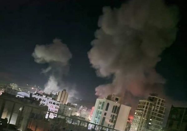 عاجل: مرعب الحوثي يصل الان العاصمة صنعاء والانفجارات ترعب السكان “ماذا يحدث؟”
